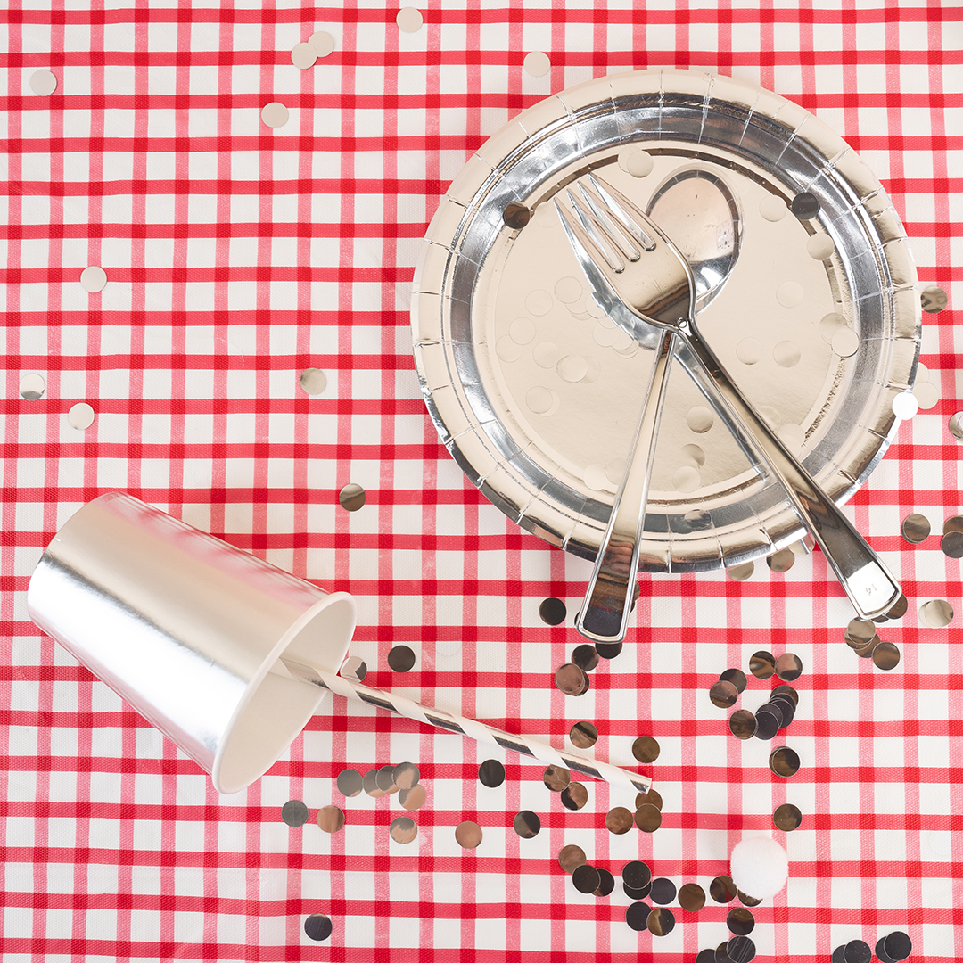 Скатерть одноразовая, Праздничные клеточки, Красный, 137*183 см, 1 шт.