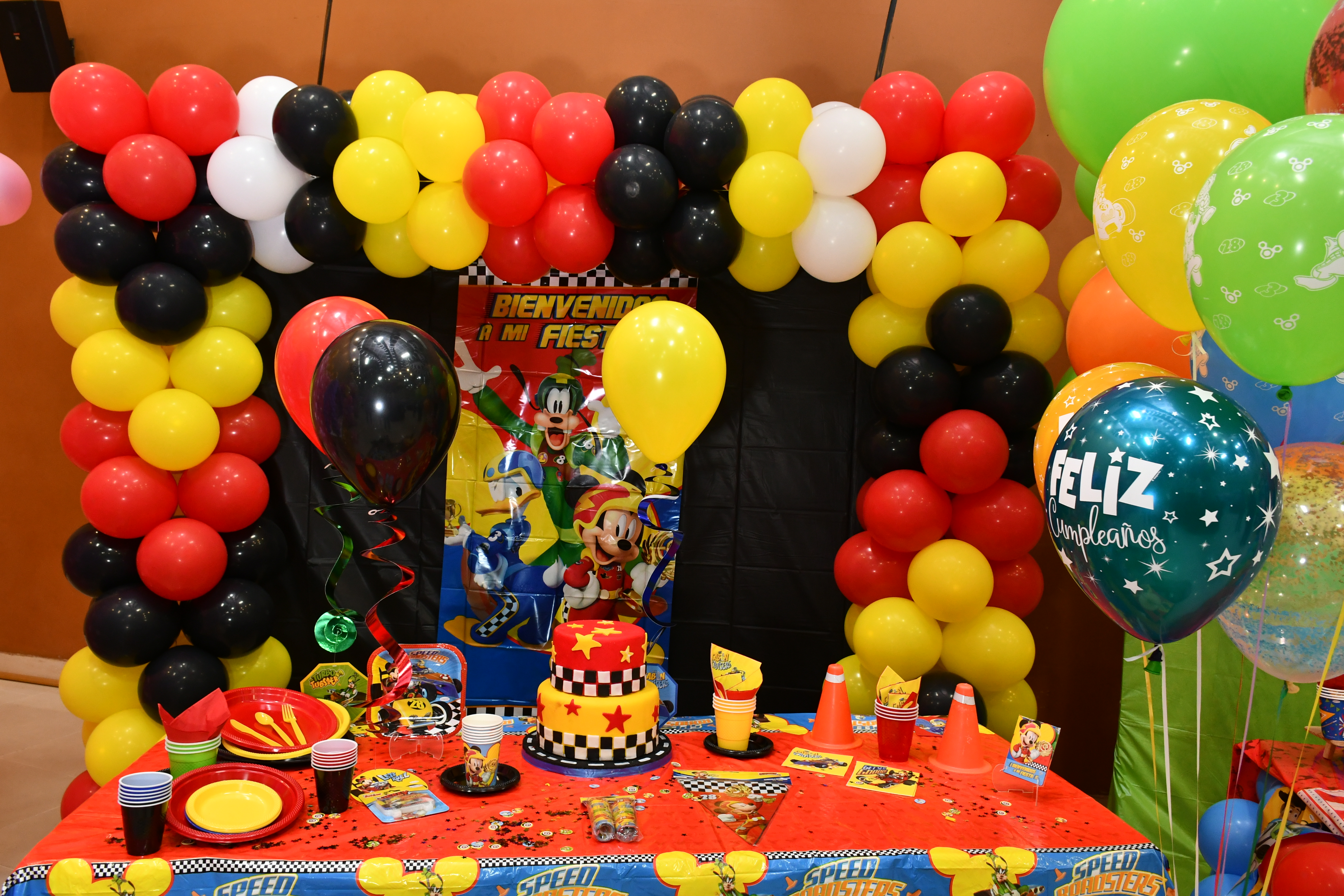 Шар (12''/30 см), Красный (015), пастель, 12 шт. Шар (12''/30 см), Красный (015), пастель, 12 шт.