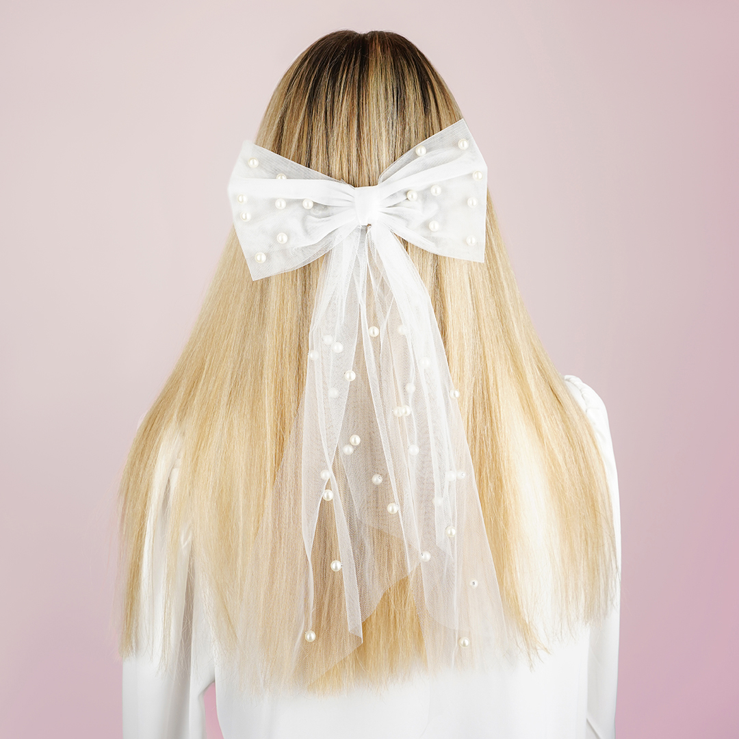 Бант с бусинами на заколке, Белый, 40 см, 1 шт. 